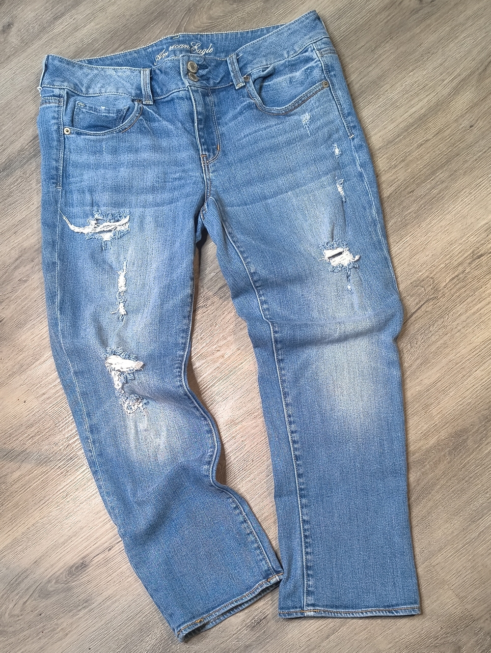 S1197 Artist Stretch Distressed w/25" Inseam American Eagle Light Wash Size 12